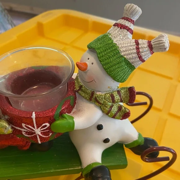 CHRISTMAS SNOW MEN ON SLED WITH TEA LIGHT CANDLE - Picture 4 of 5